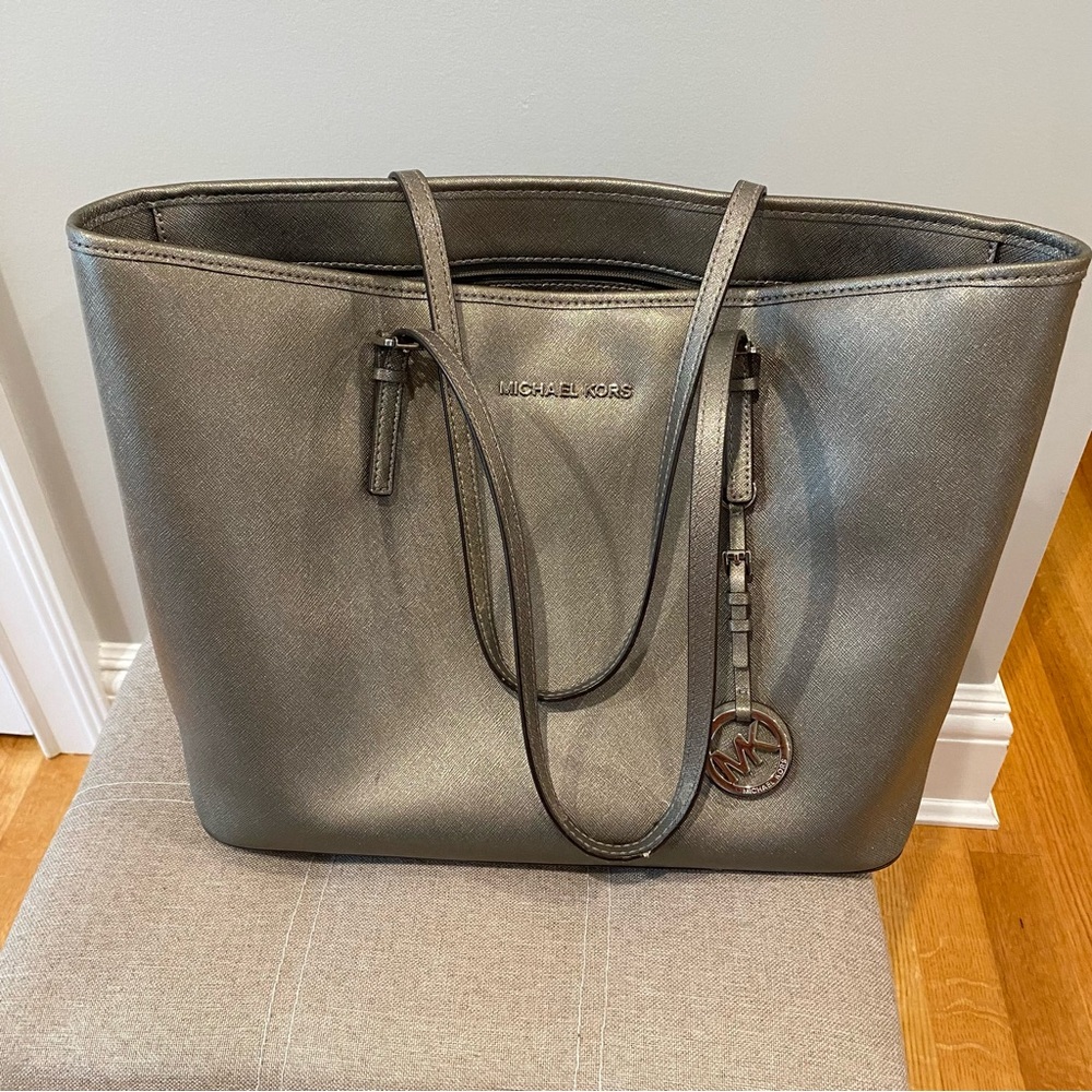 Michael Kors jet set leather tote bag